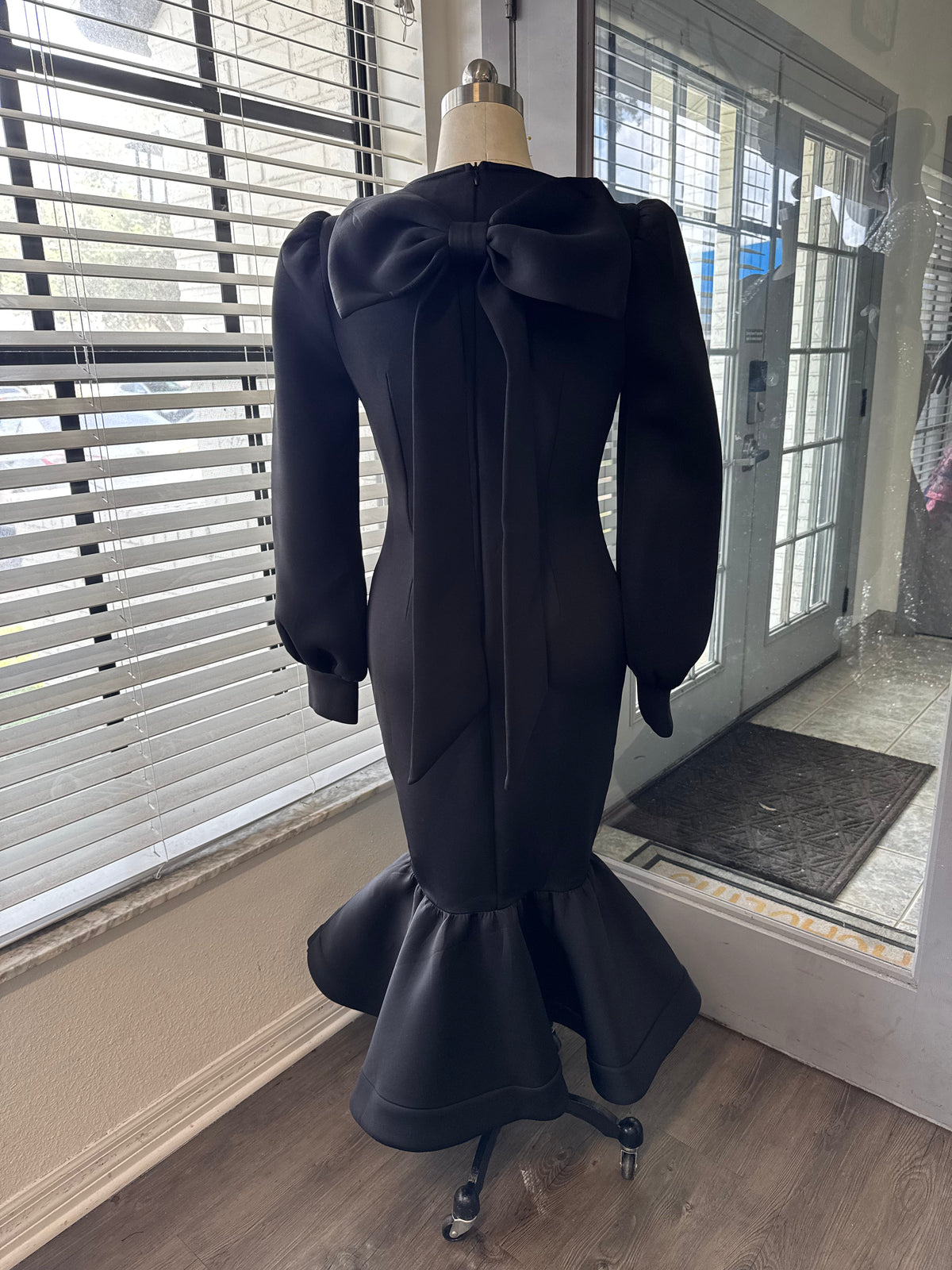 Black bow mermaid (pre-order)