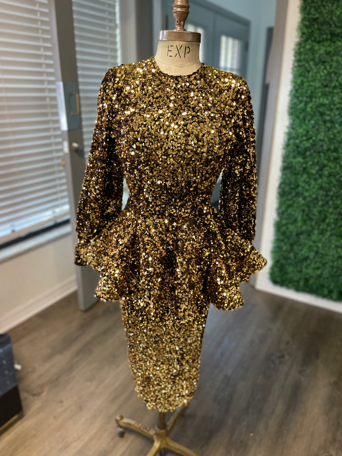 Golden peplum 18 Golden peplum 18